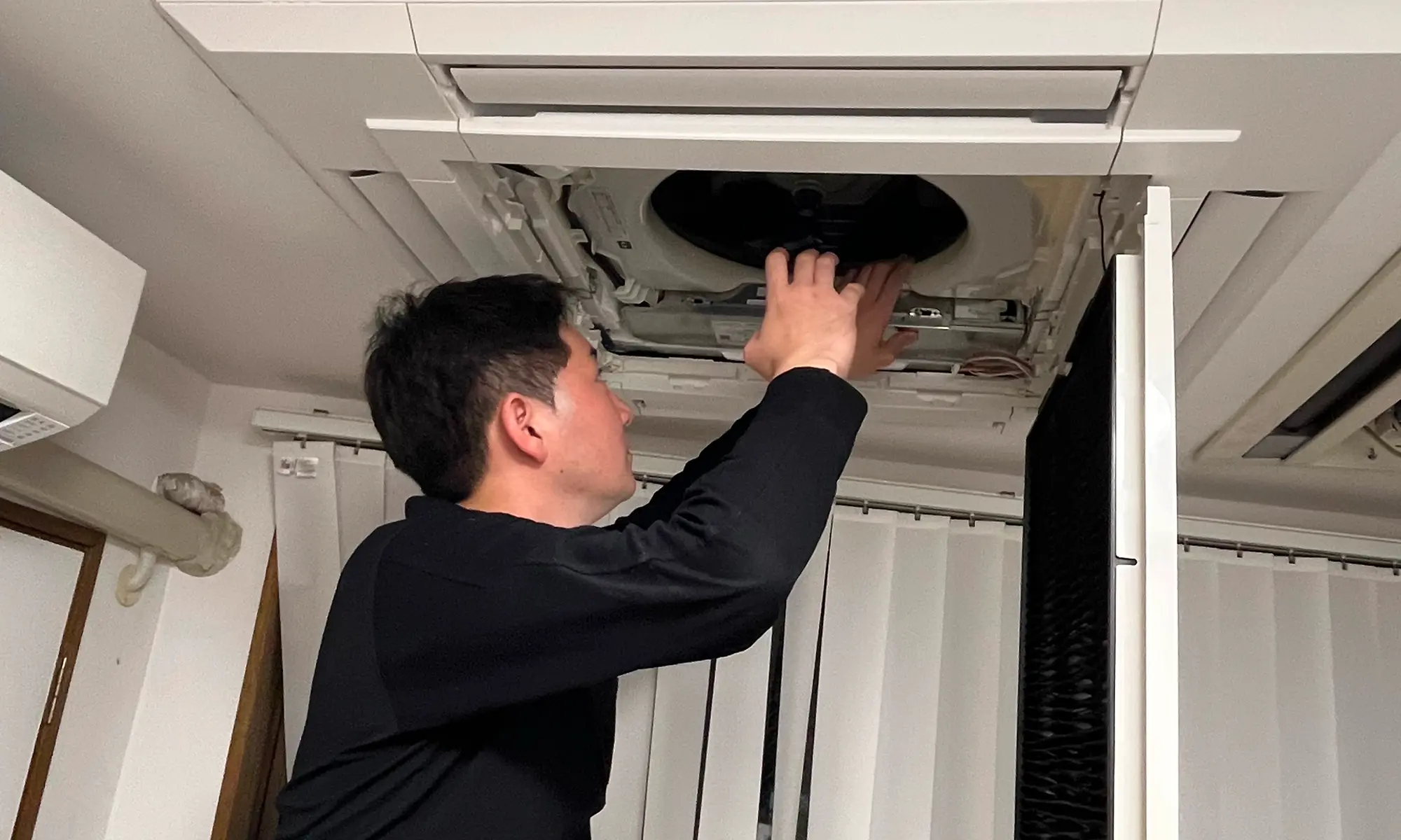 天井埋め込み型エアコンコース